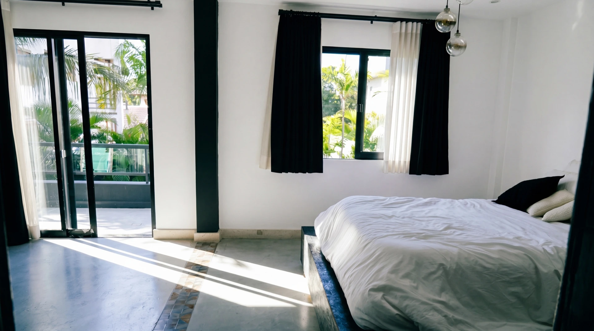 Cinematic House Jurerê - Bedroom with Balcony