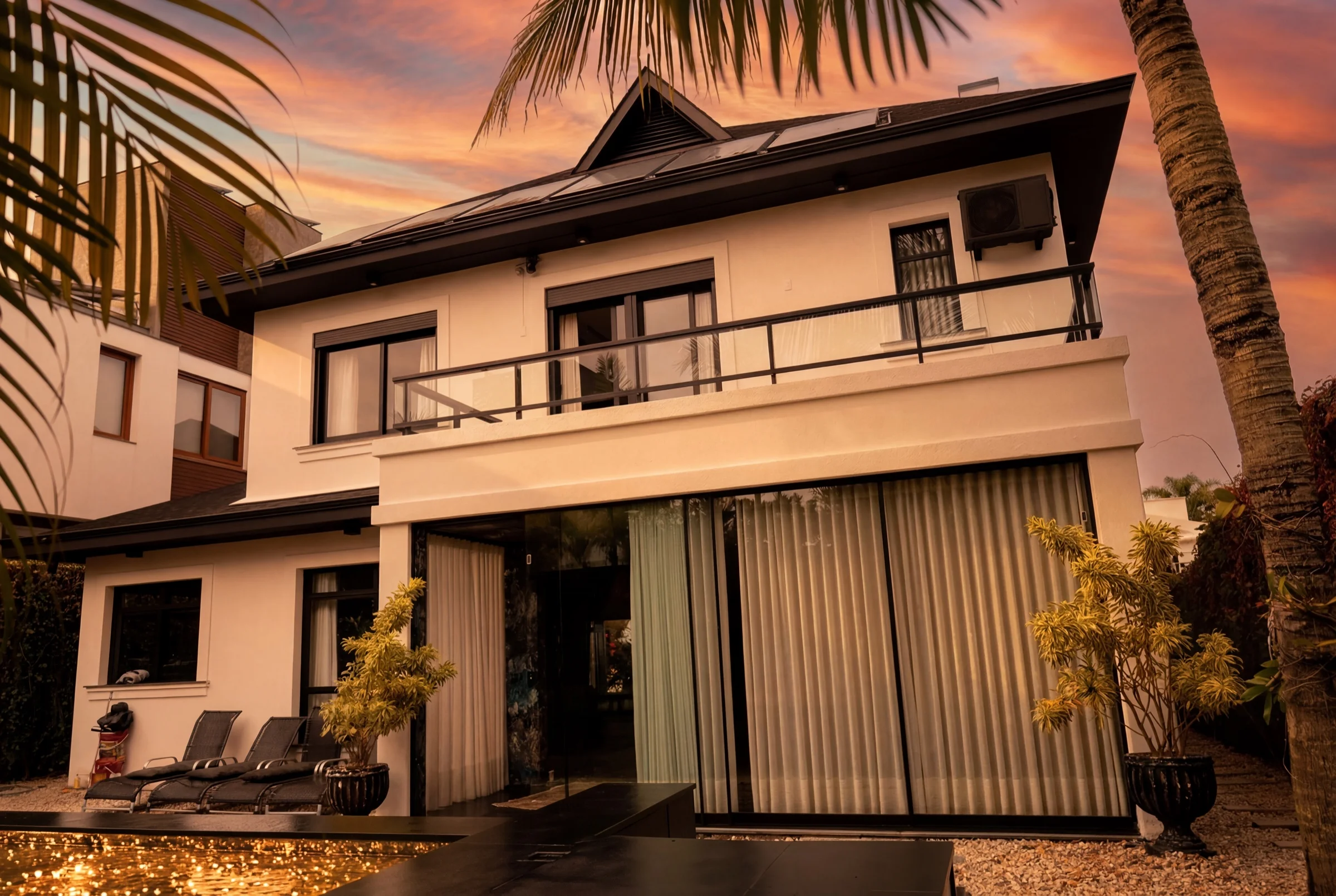 Cinematic House Jurerê - Back Facade Sunset