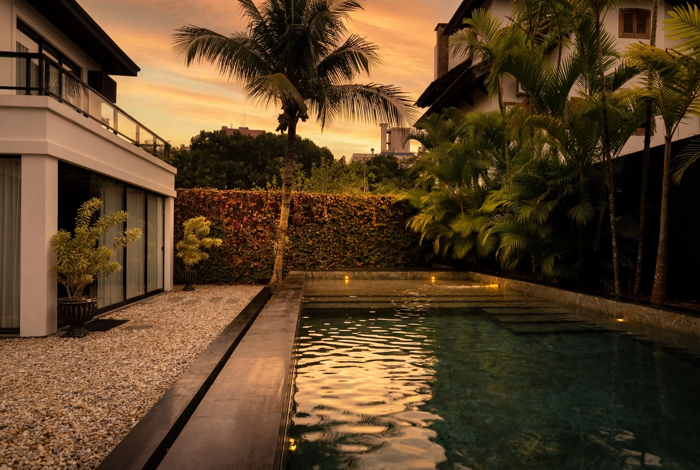 Cinematic House Jurerê - Pool Wide Sunset
