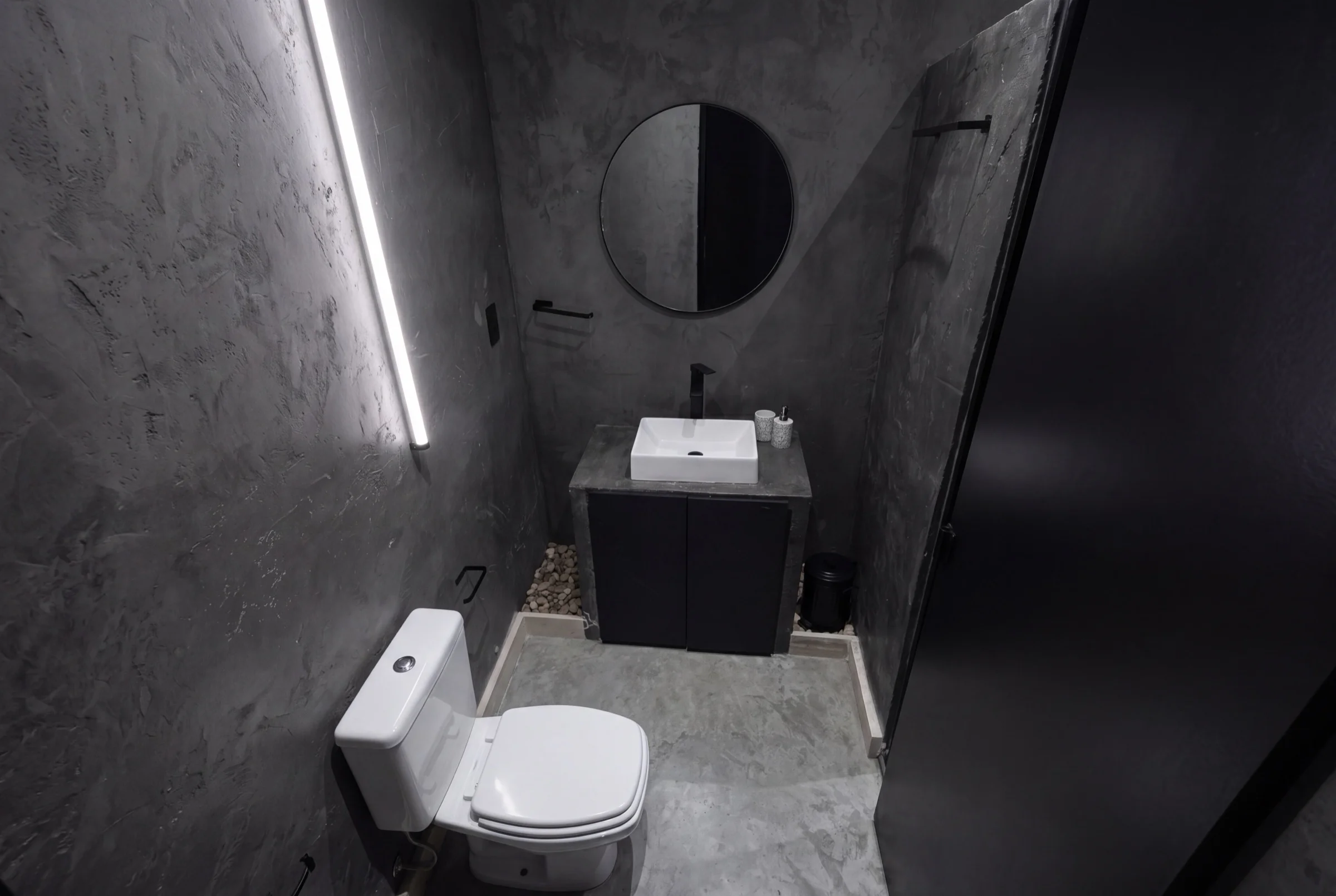 Cinematic House Jurerê - Small Powder Room
